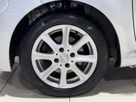 Toyota Aygo (2012) thumbnail 22