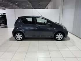 Toyota Aygo (2011) thumbnail 14