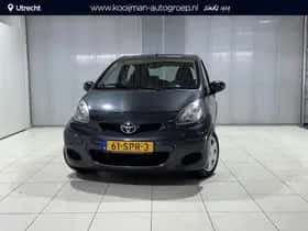 Toyota Aygo (2011) thumbnail 16