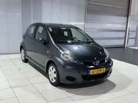 Toyota Aygo (2011) thumbnail 18