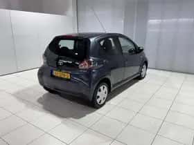 Toyota Aygo (2011) thumbnail 21