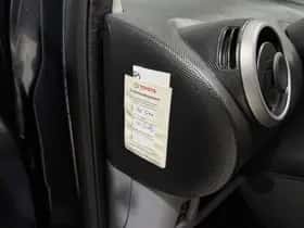 Toyota Aygo (2011) thumbnail 26