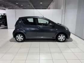 Toyota Aygo (2011) thumbnail 29