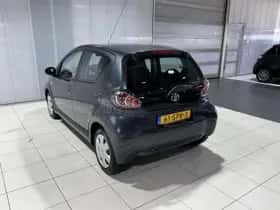 Toyota Aygo (2011) thumbnail 5