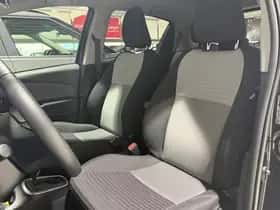 Toyota Yaris (2019) thumbnail 35