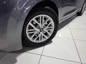 Kia Picanto (2023) thumbnail 2