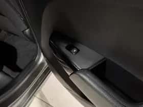 Kia Picanto (2023) thumbnail 44