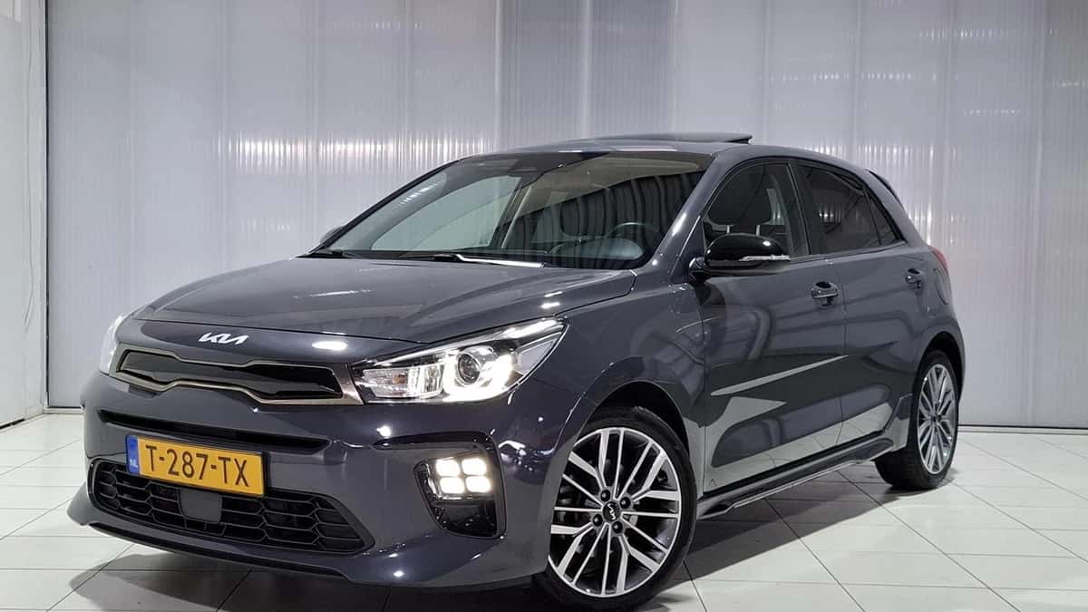 Kia Rio (2023) — foto 1