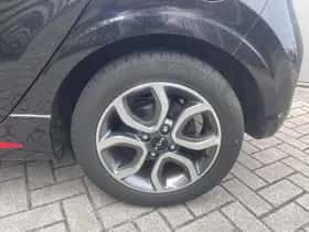 Kia Picanto (2022) thumbnail 25