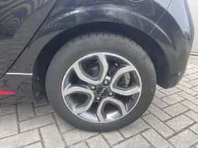 Kia Picanto (2022) thumbnail 4