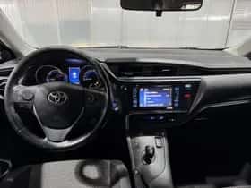 Toyota Auris (2017) thumbnail 9