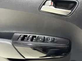Kia Picanto (2023) thumbnail 34
