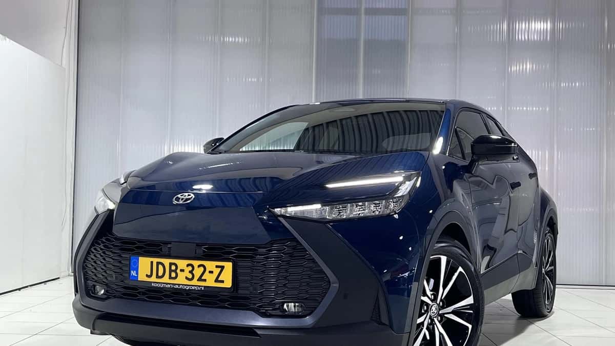 Toyota C-HR (2024) — foto 1