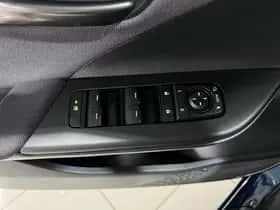 Toyota C-HR (2024) thumbnail 62