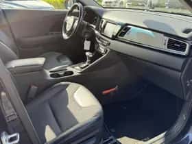 Kia Niro (2017) thumbnail 12