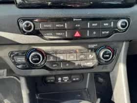 Kia Niro (2017) thumbnail 21