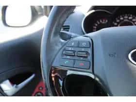 Kia Picanto (2015) thumbnail 15