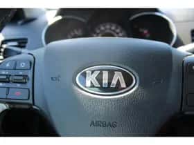 Kia Picanto (2015) thumbnail 17