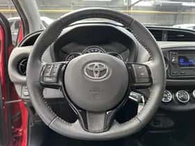 Toyota Yaris (2017) thumbnail 33