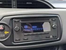 Toyota Yaris (2017) thumbnail 35