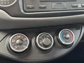 Toyota Yaris (2017) thumbnail 36