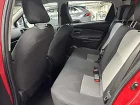 Toyota Yaris (2017) thumbnail 37
