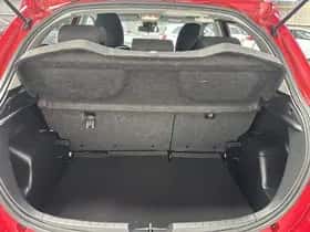 Toyota Yaris (2017) thumbnail 38