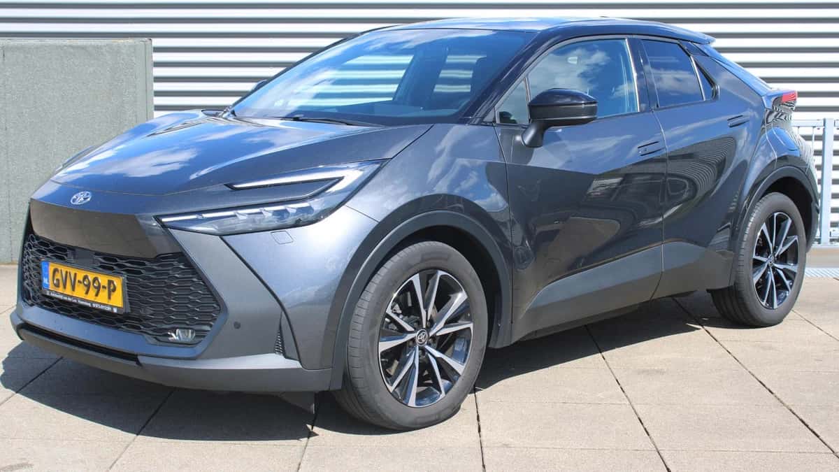 Toyota C-HR (2024) — foto 1