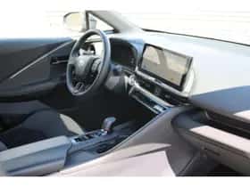 Toyota C-HR (2024) thumbnail 12