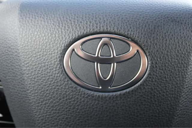 Toyota C-HR (2024) thumbnail 24