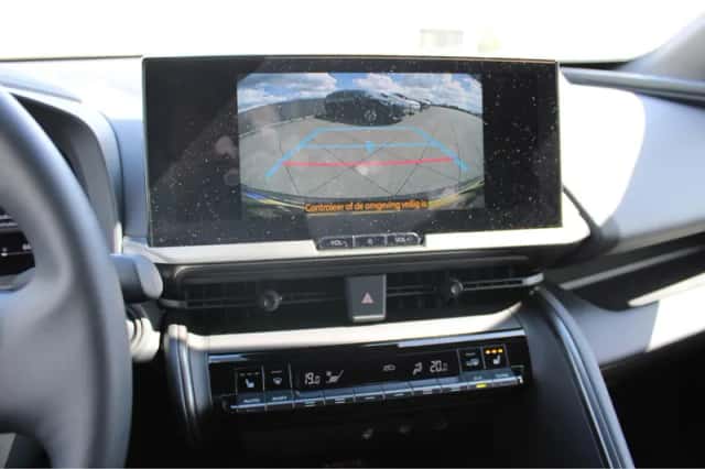Toyota C-HR (2024) thumbnail 26
