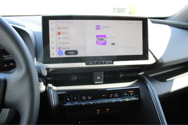 Toyota C-HR (2024) thumbnail 28