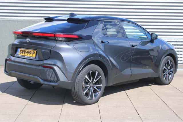 Toyota C-HR (2024) thumbnail 7