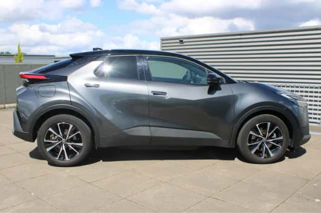 Toyota C-HR (2024) thumbnail 8