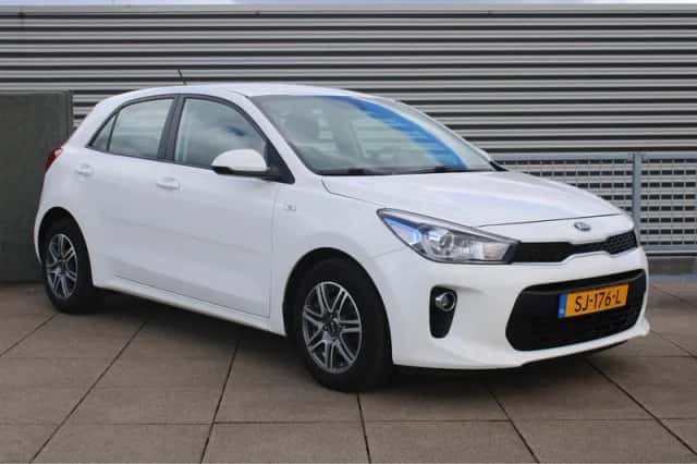Kia Rio (2018) thumbnail 2