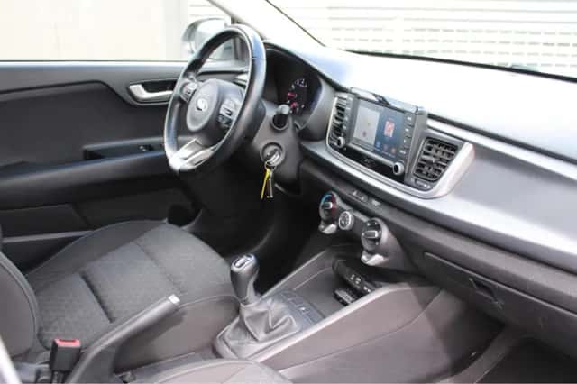Kia Rio (2018) thumbnail 11
