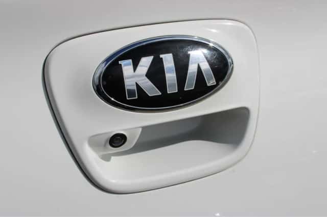 Kia Rio (2018) thumbnail 14