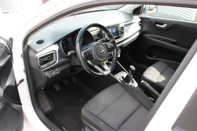 Kia Rio (2018) thumbnail 16