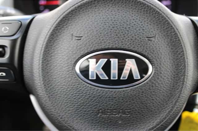Kia Rio (2018) thumbnail 20