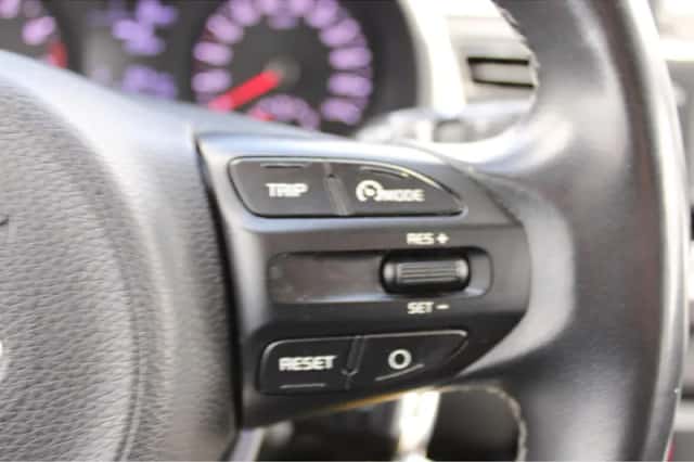 Kia Rio (2018) thumbnail 21