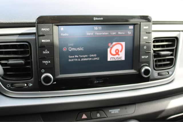 Kia Rio (2018) thumbnail 24