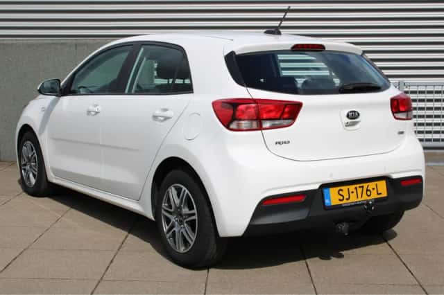 Kia Rio (2018) thumbnail 5