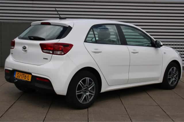 Kia Rio (2018) thumbnail 7
