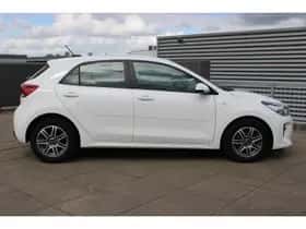 Kia Rio (2018) thumbnail 8