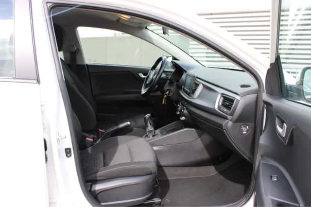 Kia Rio (2018) thumbnail 10