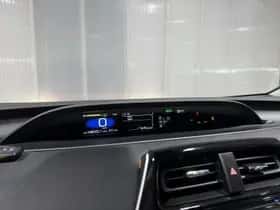 Toyota Prius (2017) thumbnail 12