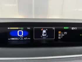 Toyota Prius (2017) thumbnail 14