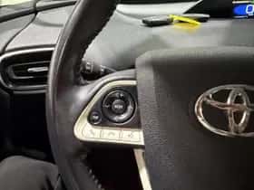 Toyota Prius (2017) thumbnail 18