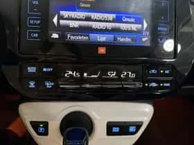 Toyota Prius (2017) thumbnail 51