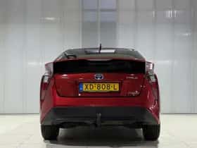 Toyota Prius (2017) thumbnail 7
